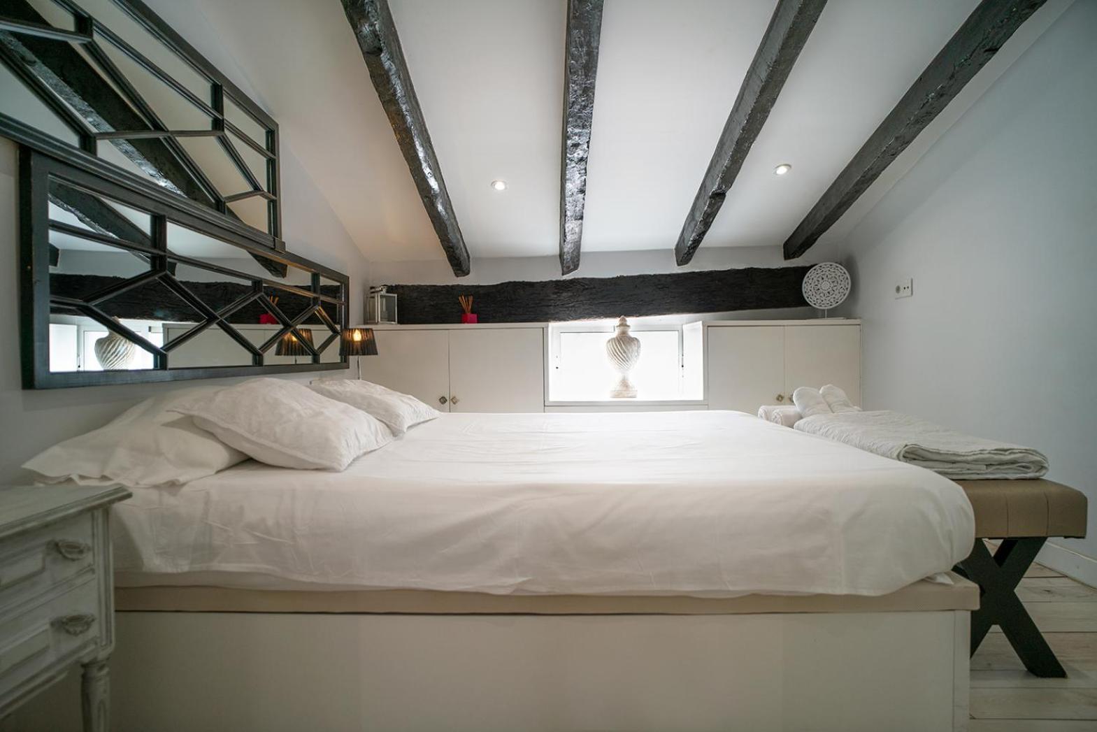 Atico Con Terraza Y Jacuzzi En El Centro Apartment Valencia Room photo